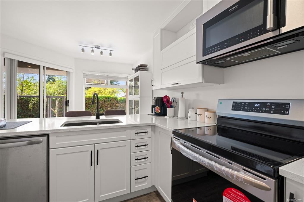 17-478 Culduthel Road, Saanich, BC, V8Z 1G1 - 11