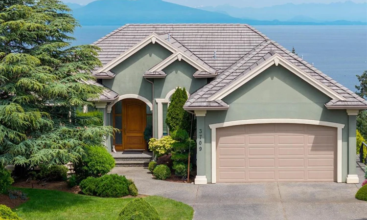 3709 Glen Oaks Drive