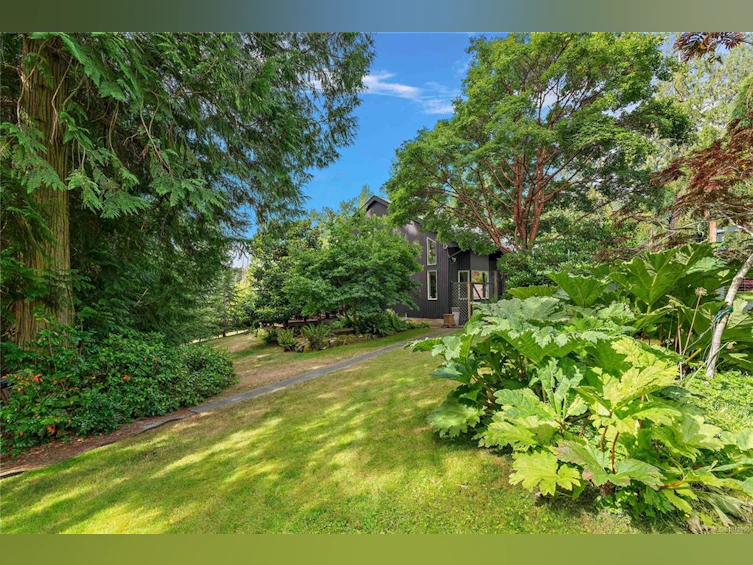 11007 Cedar Lane, North Saanich, BC, V8L 5R1 - 42
