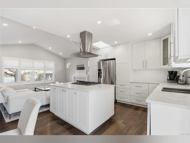 2508 Shakespeare Street, Victoria, BC, V8R 4G5