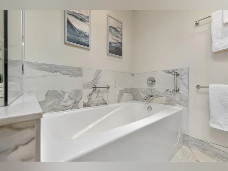 401-9710 Fourth Street, Sidney, BC, V8L 2Y7 - 39
