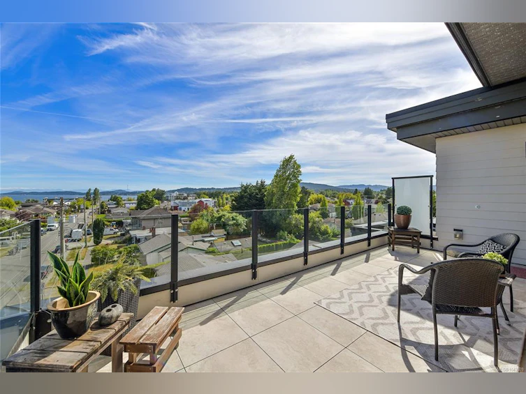 401-9710 Fourth Street, Sidney, BC, V8L 2Y7 - 4