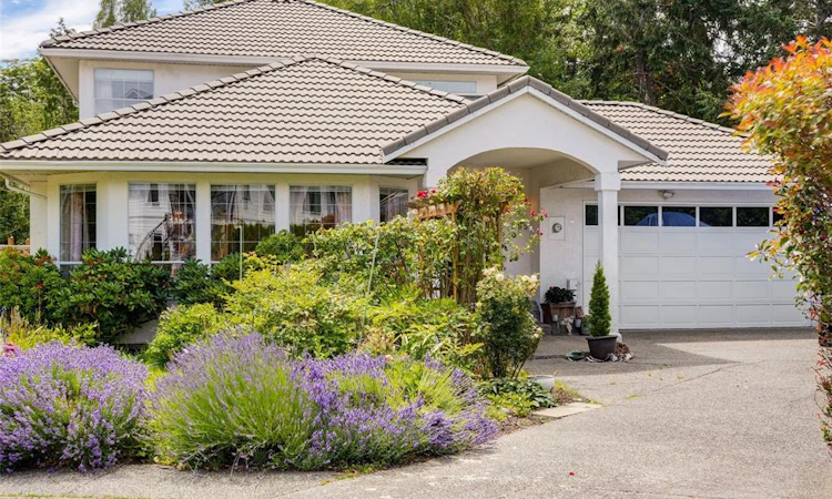 1395 Epsom Close