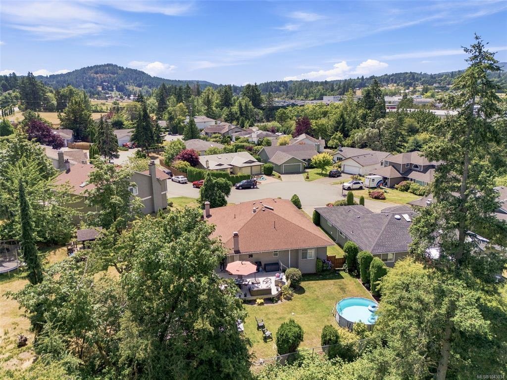 8-6766 Central Saanich Road, Central Saanich, BC, V8Z 7E1