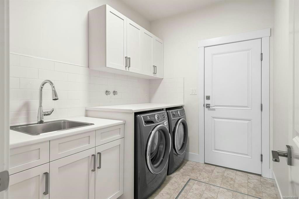 932 Ridgeline Boulevard, French Creek, BC, X1X 1X1 - 45