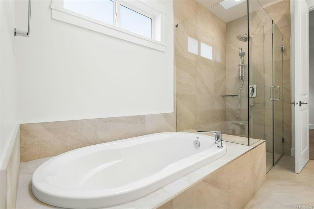 932 Ridgeline Boulevard, French Creek, BC, X1X 1X1 - 38