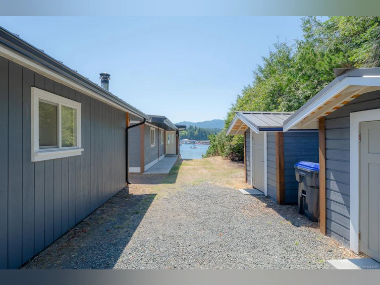 5492 Deep Bay Drive, Bowser/Deep Bay, BC, V0R 1G0 - 53