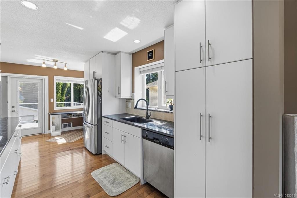 2712 Labieux Road, Nanaimo, BC, V9T 3N6 - 7