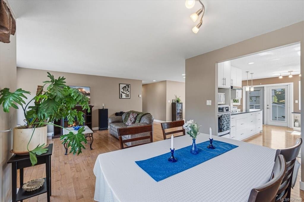 2712 Labieux Road, Nanaimo, BC, V9T 3N6 - 9