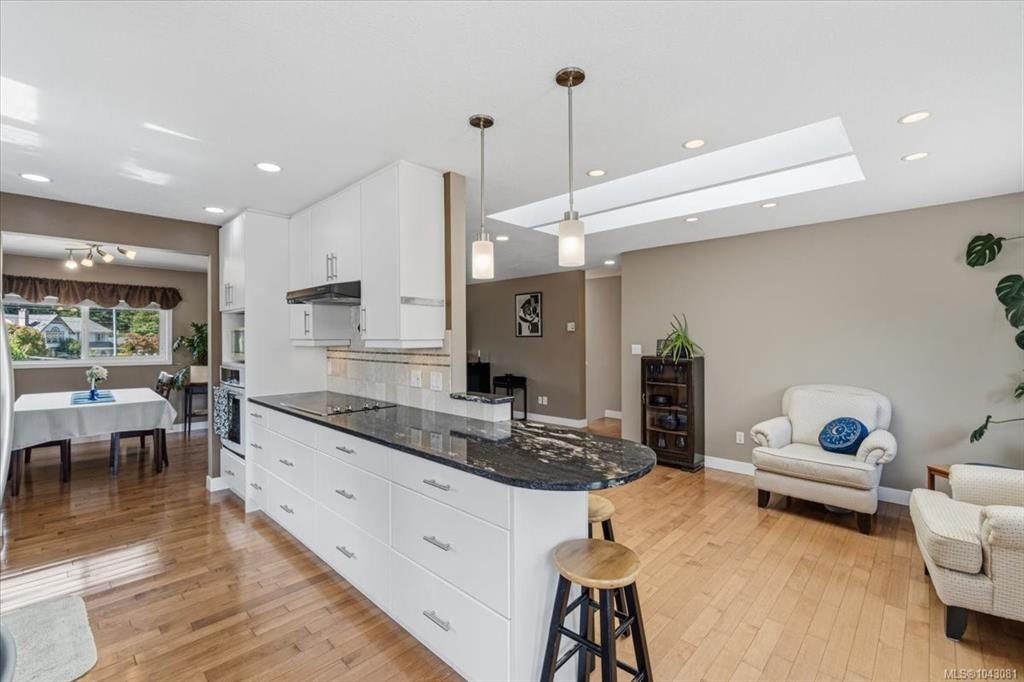 2712 Labieux Road, Nanaimo, BC, V9T 3N6 - 6