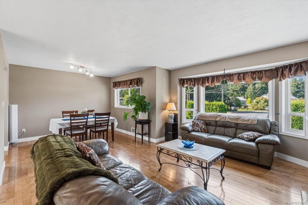 2712 Labieux Road, Nanaimo, BC, V9T 3N6 - 12