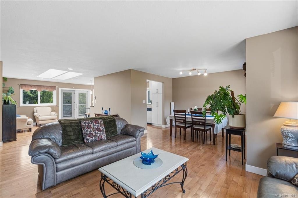 2712 Labieux Road, Nanaimo, BC, V9T 3N6 - 10