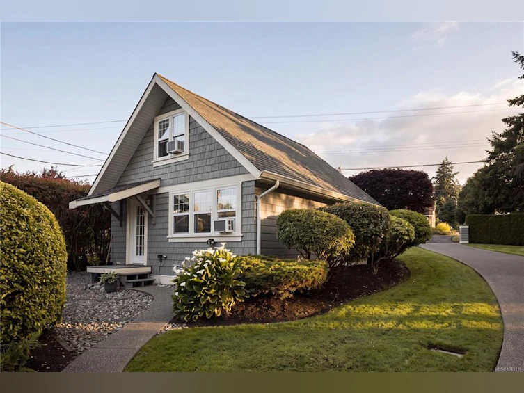 8585 Lochside Drive, North Saanich, BC, V8L 1M5 - 35