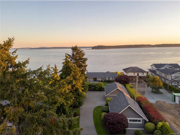 8585 Lochside Drive, North Saanich, BC, V8L 1M5 - 49