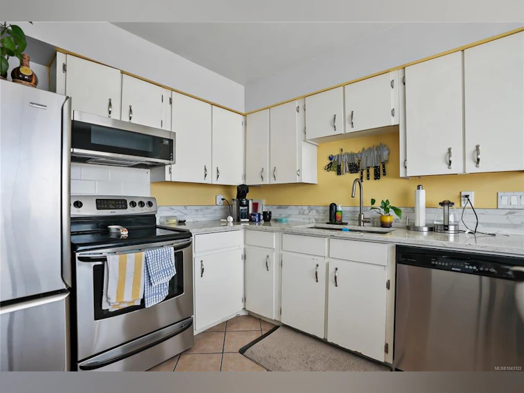 9376 Maryland Drive, Sidney, BC, V8L 2R3 - 6