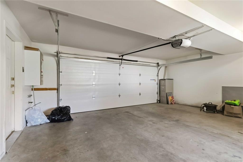 4343 Emily Carr Drive, Saanich, BC, V8X 5E4 - 29
