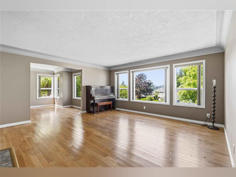 4343 Emily Carr Drive, Saanich, BC, V8X 5E4 - 5
