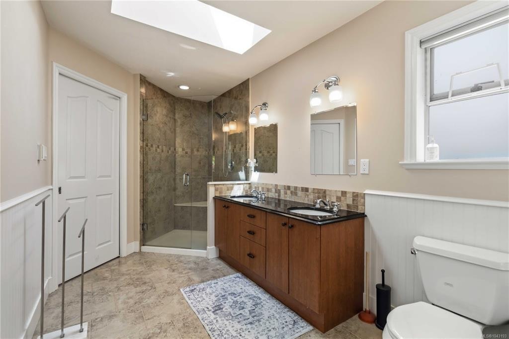 4343 Emily Carr Drive, Saanich, BC, V8X 5E4 - 21