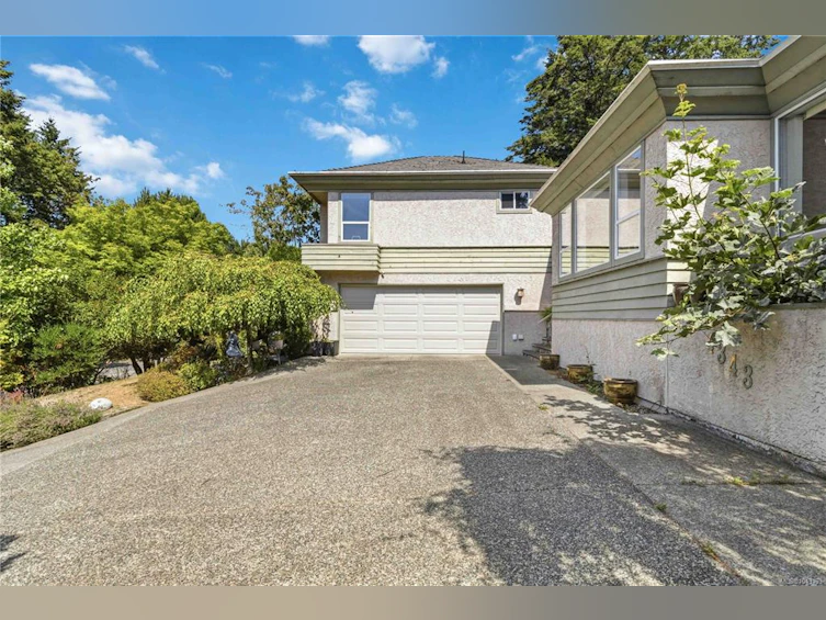 4343 Emily Carr Drive, Saanich, BC, V8X 5E4 - 32
