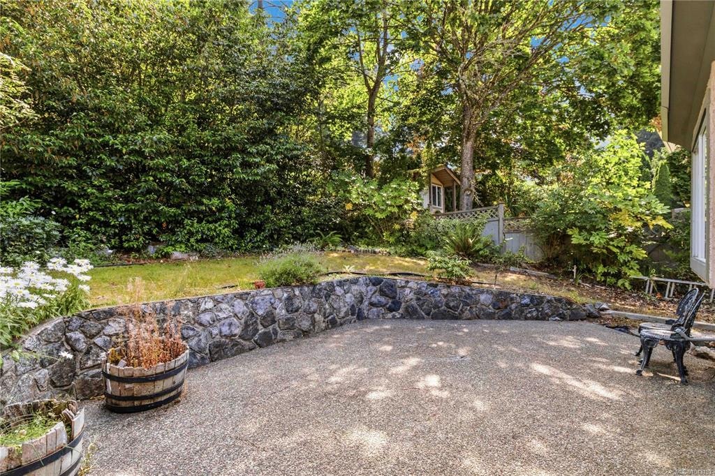 4343 Emily Carr Drive, Saanich, BC, V8X 5E4 - 37