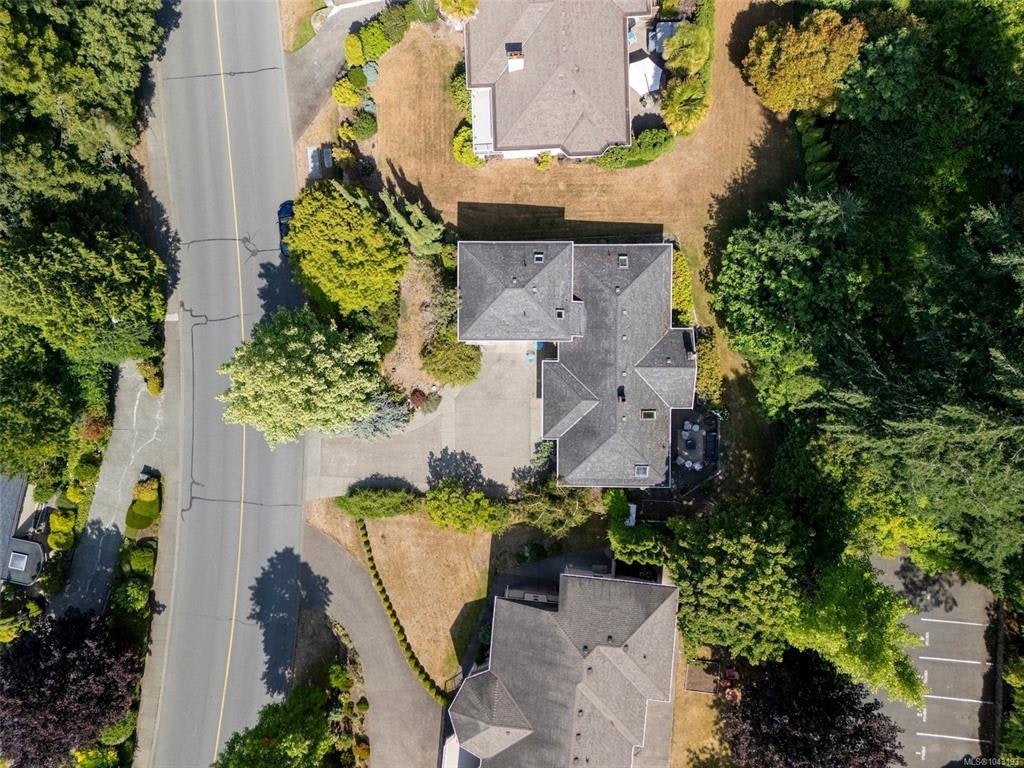 4343 Emily Carr Drive, Saanich, BC, V8X 5E4 - 44