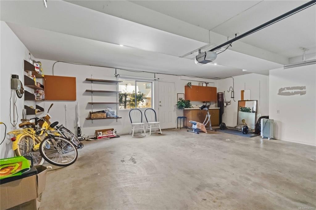 4343 Emily Carr Drive, Saanich, BC, V8X 5E4 - 30