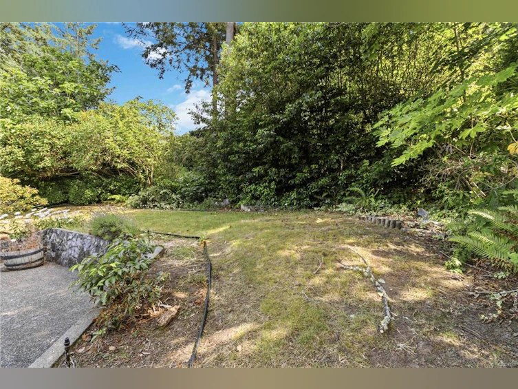 4343 Emily Carr Drive, Saanich, BC, V8X 5E4 - 36