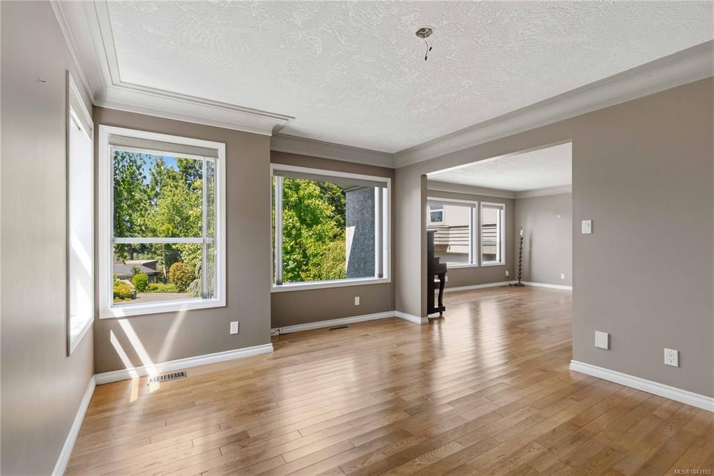 4343 Emily Carr Drive, Saanich, BC, V8X 5E4 - 7