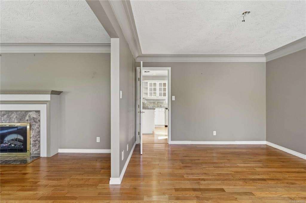 4343 Emily Carr Drive, Saanich, BC, V8X 5E4 - 8