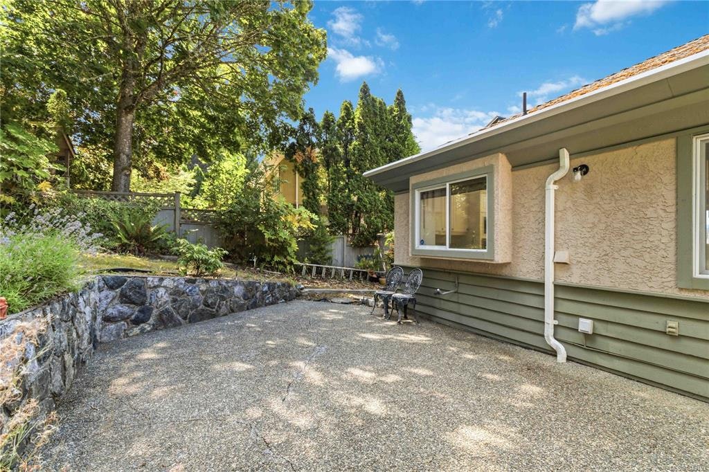 4343 Emily Carr Drive, Saanich, BC, V8X 5E4 - 34