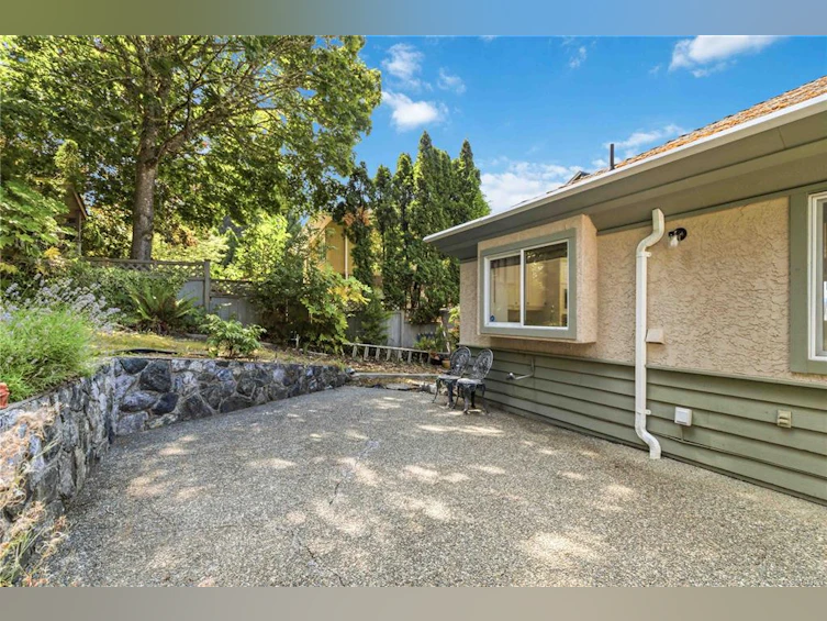 4343 Emily Carr Drive, Saanich, BC, V8X 5E4 - 34