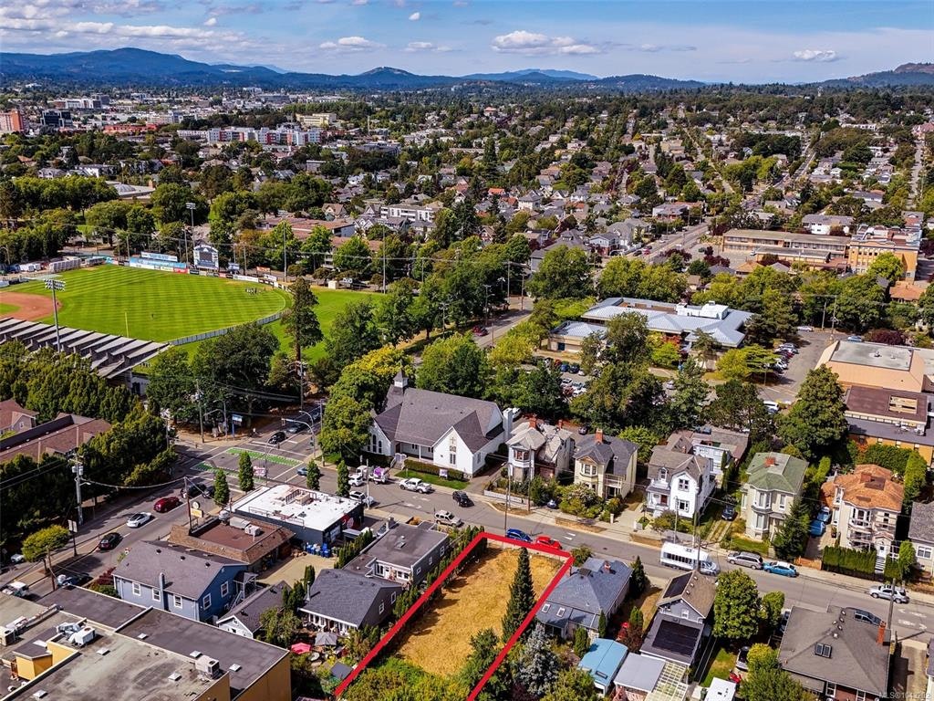 1115 Caledonia Avenue, Victoria, BC, V8T 1E9
