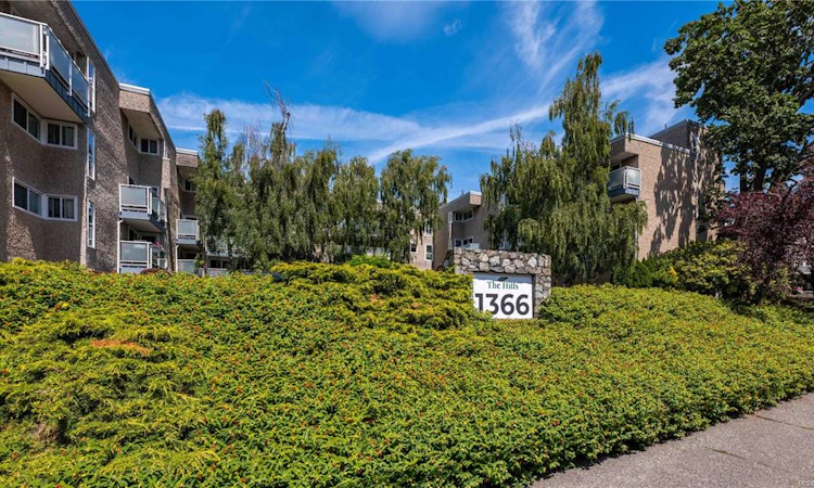 103-1366 Hillside Avenue