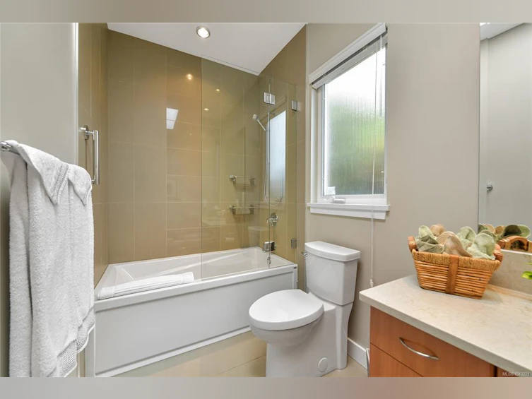 763 Sayward Hill Terrace, Saanich, BC, V8Y 3K1 - 48