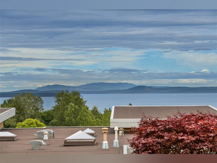 763 Sayward Hill Terrace, Saanich, BC, V8Y 3K1 - 4