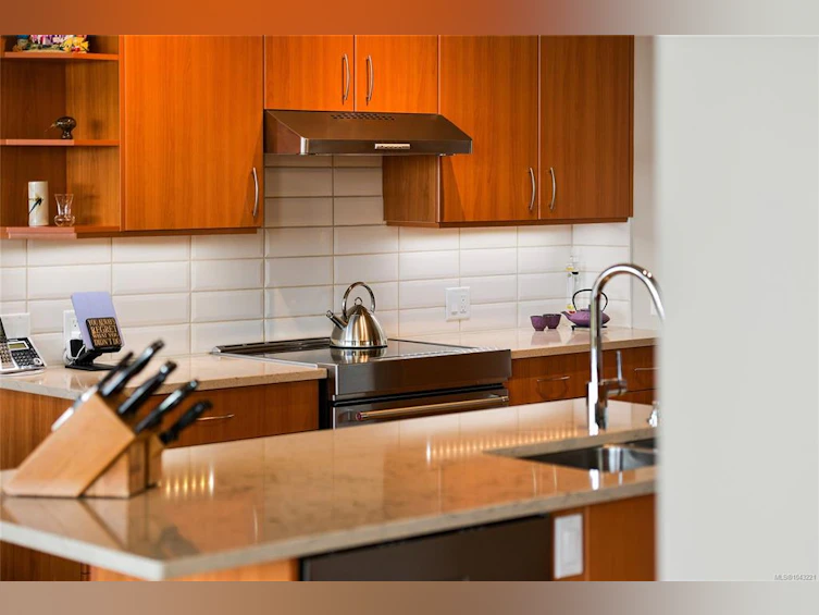 763 Sayward Hill Terrace, Saanich, BC, V8Y 3K1 - 18