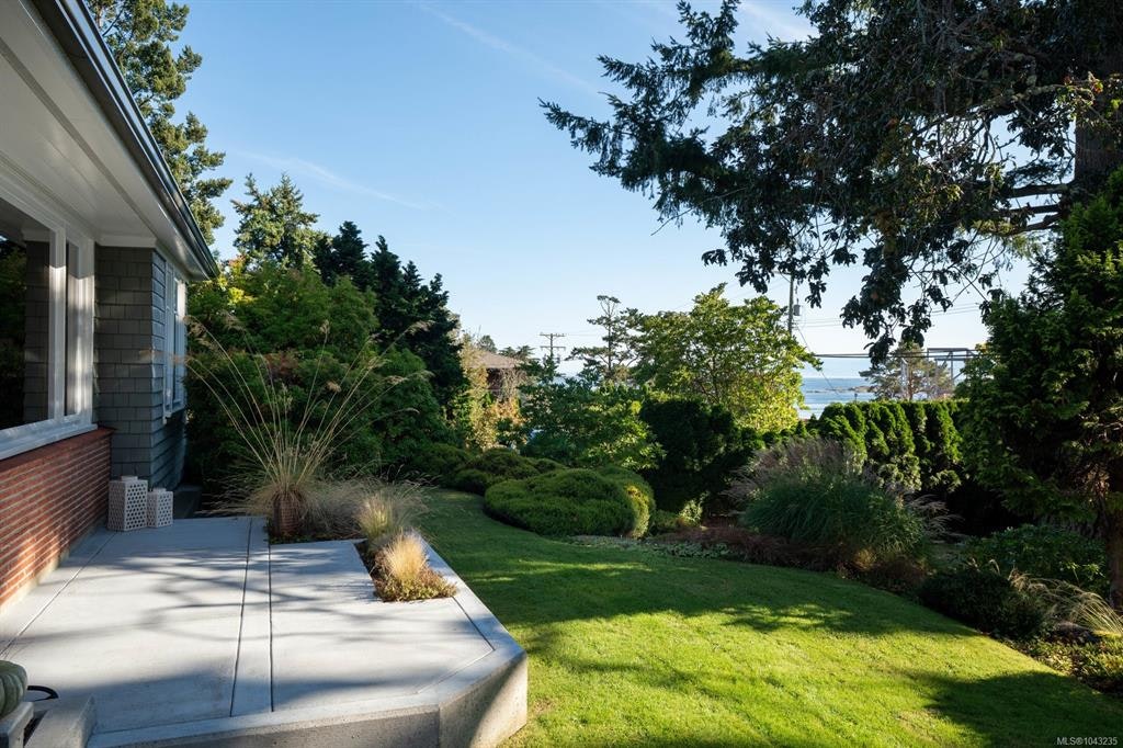 2944 Tudor Avenue, Saanich, BC, V8N 1M1 - 44
