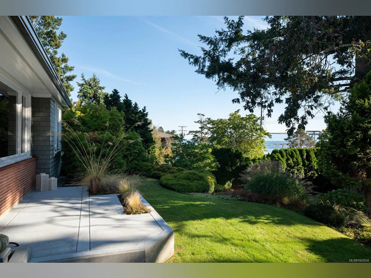 2944 Tudor Avenue, Saanich, BC, V8N 1M1 - 44