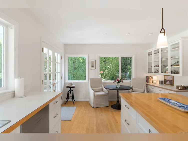 2944 Tudor Avenue, Saanich, BC, V8N 1M1 - 17