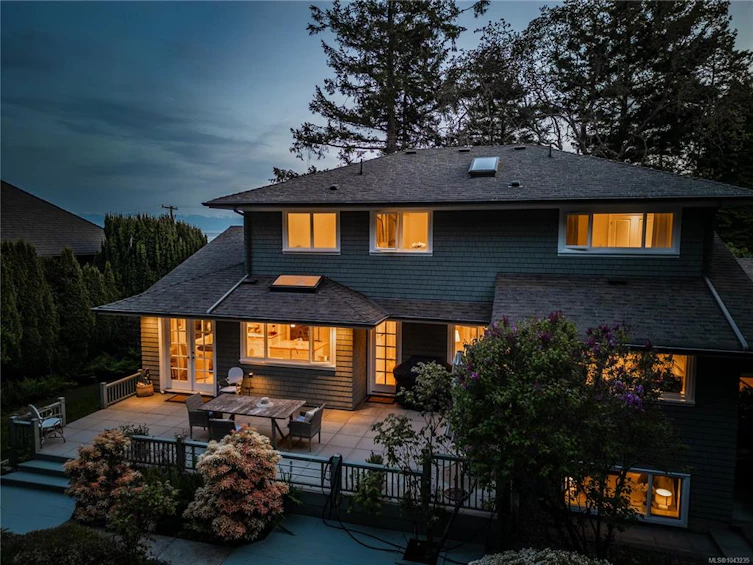 2944 Tudor Avenue, Saanich, BC, V8N 1M1 - 40