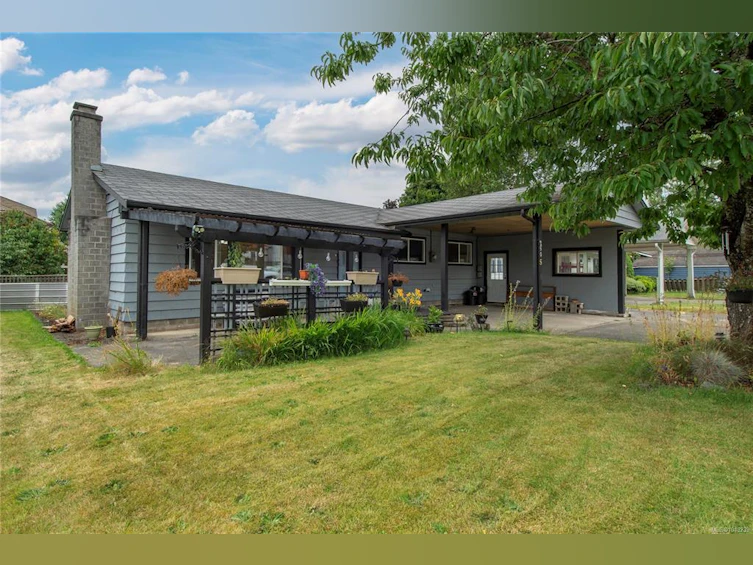 2505 S Alder Street, Campbell River, BC, V9W 5T3