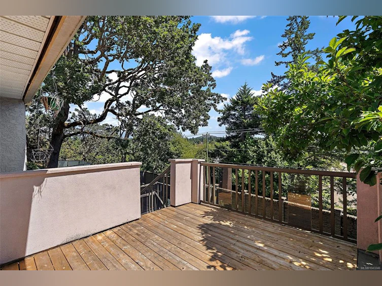 1224 Mariposa Avenue, Saanich, BC, V8Z 6P4 - 7