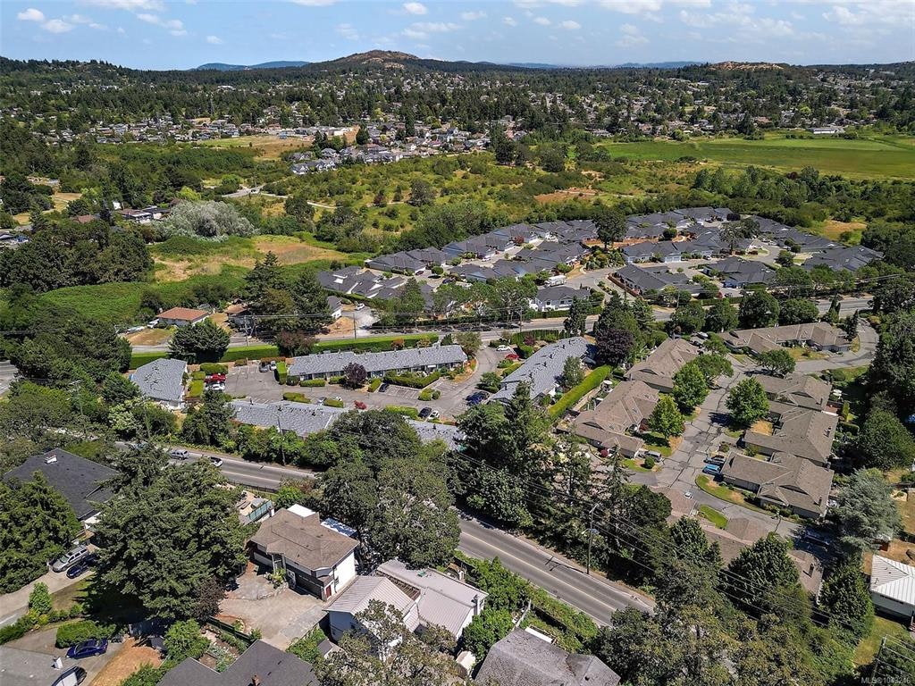 1224 Mariposa Avenue, Saanich, BC, V8Z 6P4 - 32