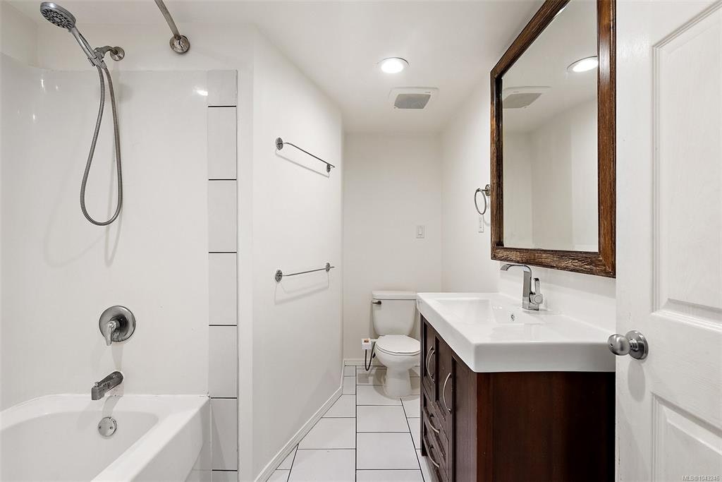 1224 Mariposa Avenue, Saanich, BC, V8Z 6P4 - 13
