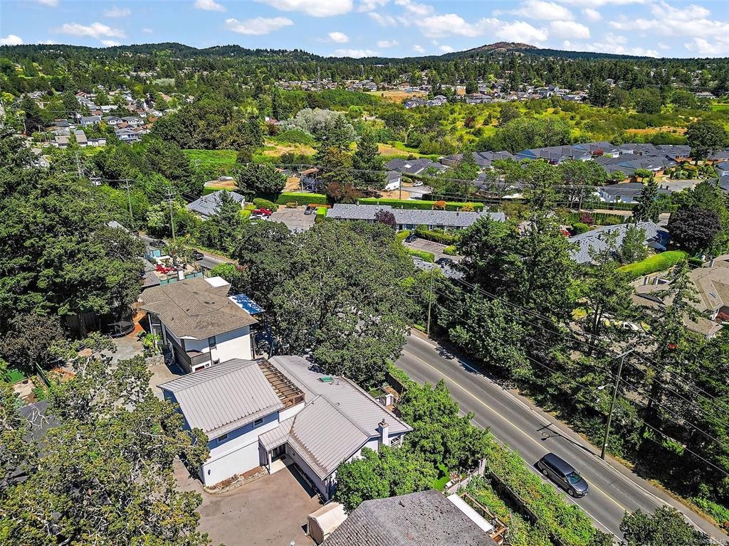 1224 Mariposa Avenue, Saanich, BC, V8Z 6P4 - 31