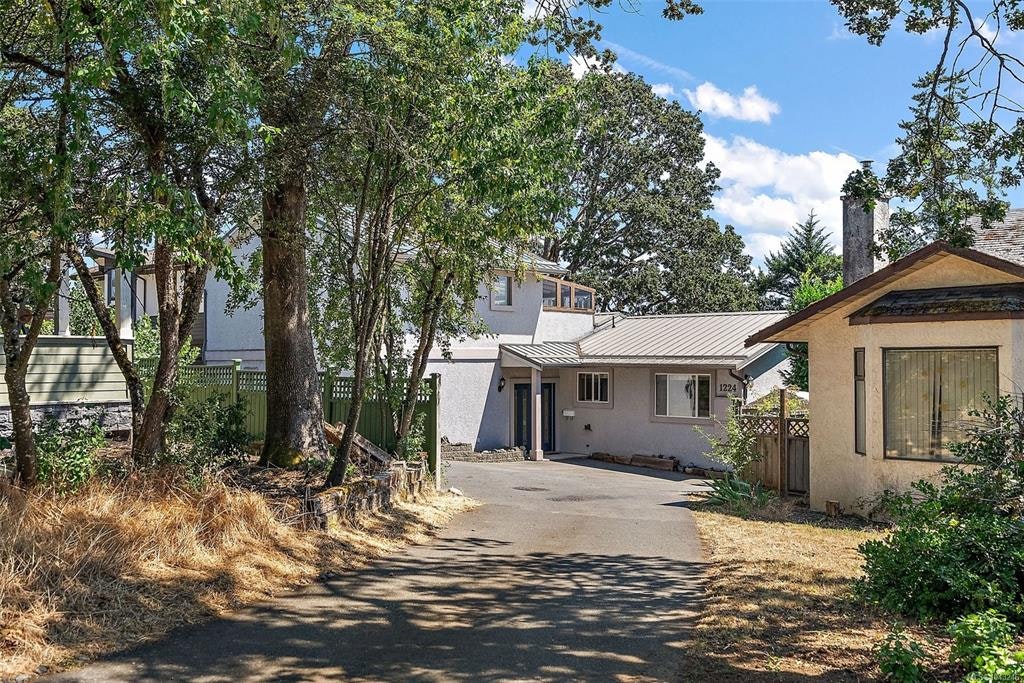 1224 Mariposa Avenue, Saanich, BC, V8Z 6P4 - 30