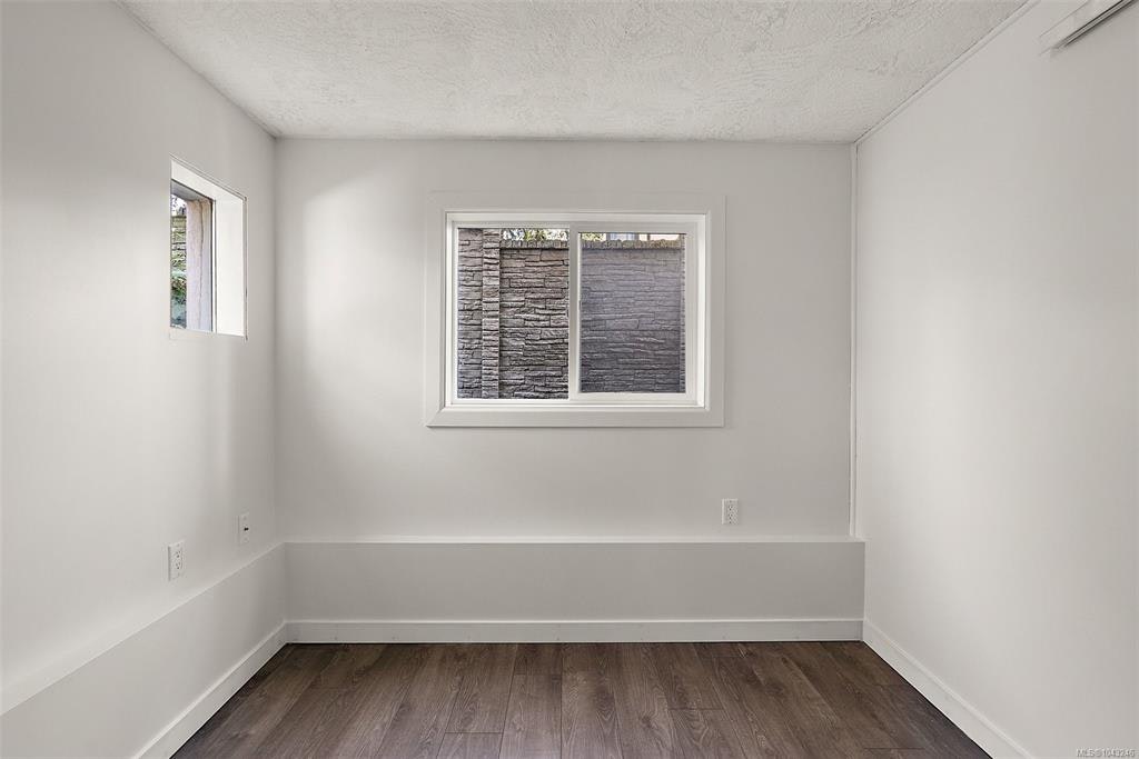 1224 Mariposa Avenue, Saanich, BC, V8Z 6P4 - 12