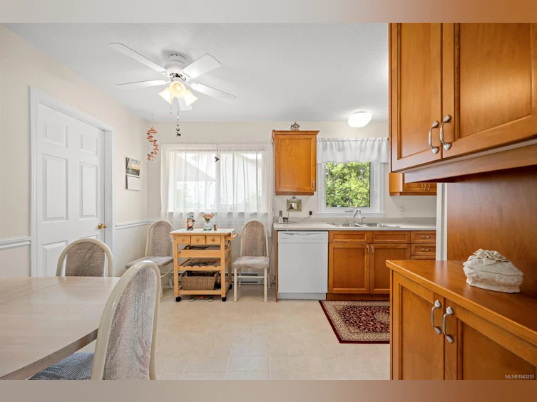 1413 Canso Avenue, Comox, BC, V9M 3C3 - 25