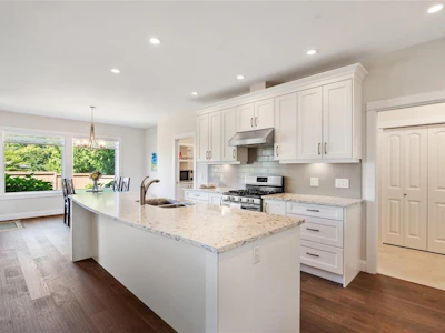 2266 Idiens Way - 5