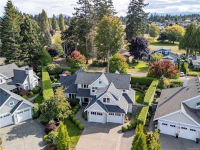 992 Bluffs Drive - 3